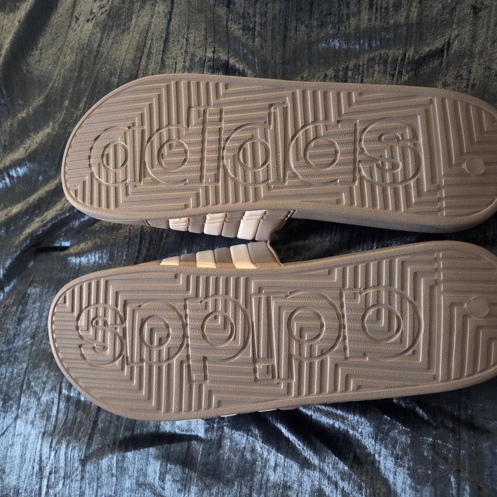 Men's Adidas Dual-Tone Grey Slide Sandals - Picture 3 of 5